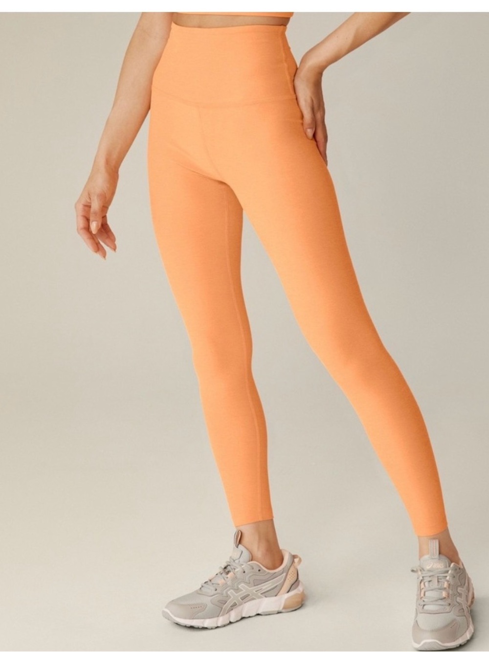 Beyond Yoga Set High-Waist Seamless Active Leggings and sports bra in Peach